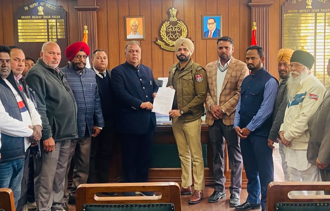 बसपा ने बाबा साहिब की बेअदबी करने वाले के खिलाफ एसएसपी को सौंपा ज्ञापन।